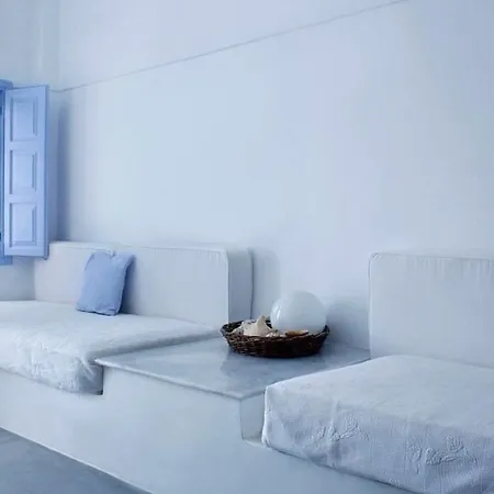 Villa Thrilling Santorini Ragus 1 Bedroom Min Children Age 12 Years Spacious Shared Sun Terrace And Swimming Pool With Breathtaking *