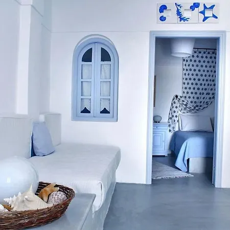 Thrilling Santorini Ragus 1 Bedroom Min Children Age 12 Years Spacious Shared Sun Terrace And Swimming Pool With Breathtaking Villa Oia