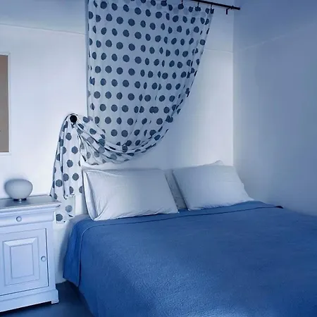 Thrilling Santorini Ragus 1 Bedroom Min Children Age 12 Years Spacious Shared Sun Terrace And Swimming Pool With Breathtaking Villa *