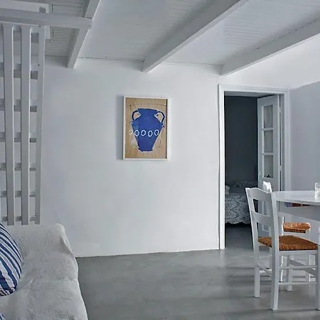 Villa Thrilling Santorini Ragus 1 Bedroom Min Children Age 12 Years Spacious Shared Sun Terrace And Swimming Pool With Breathtaking *