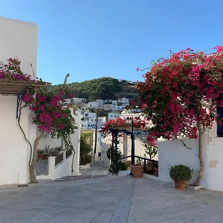 Thrilling Santorini Ragus 1 Bedroom Min Children Age 12 Years Spacious Shared Sun Terrace And Swimming Pool With Breathtaking Oia