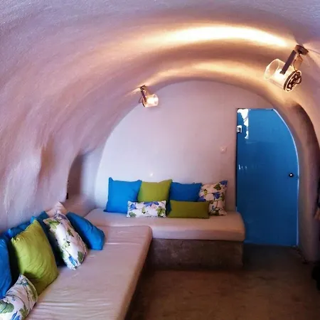 Thrilling Santorini Ragus 1 Bedroom Min Children Age 12 Years Spacious Shared Sun Terrace And Swimming Pool With Breathtaking Ия