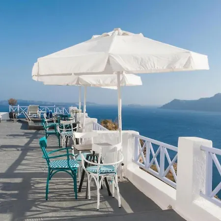 Вилла Thrilling Santorini Ragus 1 Bedroom Min Children Age 12 Years Spacious Shared Sun Terrace And Swimming Pool With Breathtaking Ия